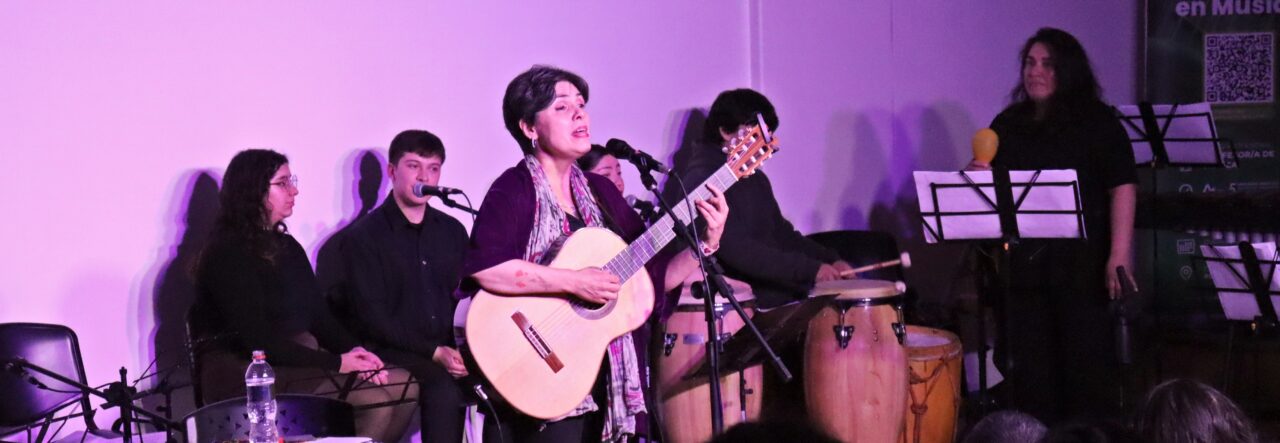 Elizabeth Morris cautivó al público con multitudinario concierto en la ULagos