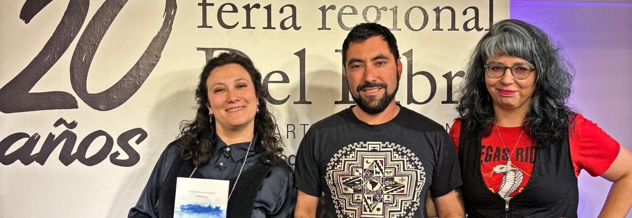 Profesional de Vinculación con el Medio presentó libro en feria internacional en Argentina