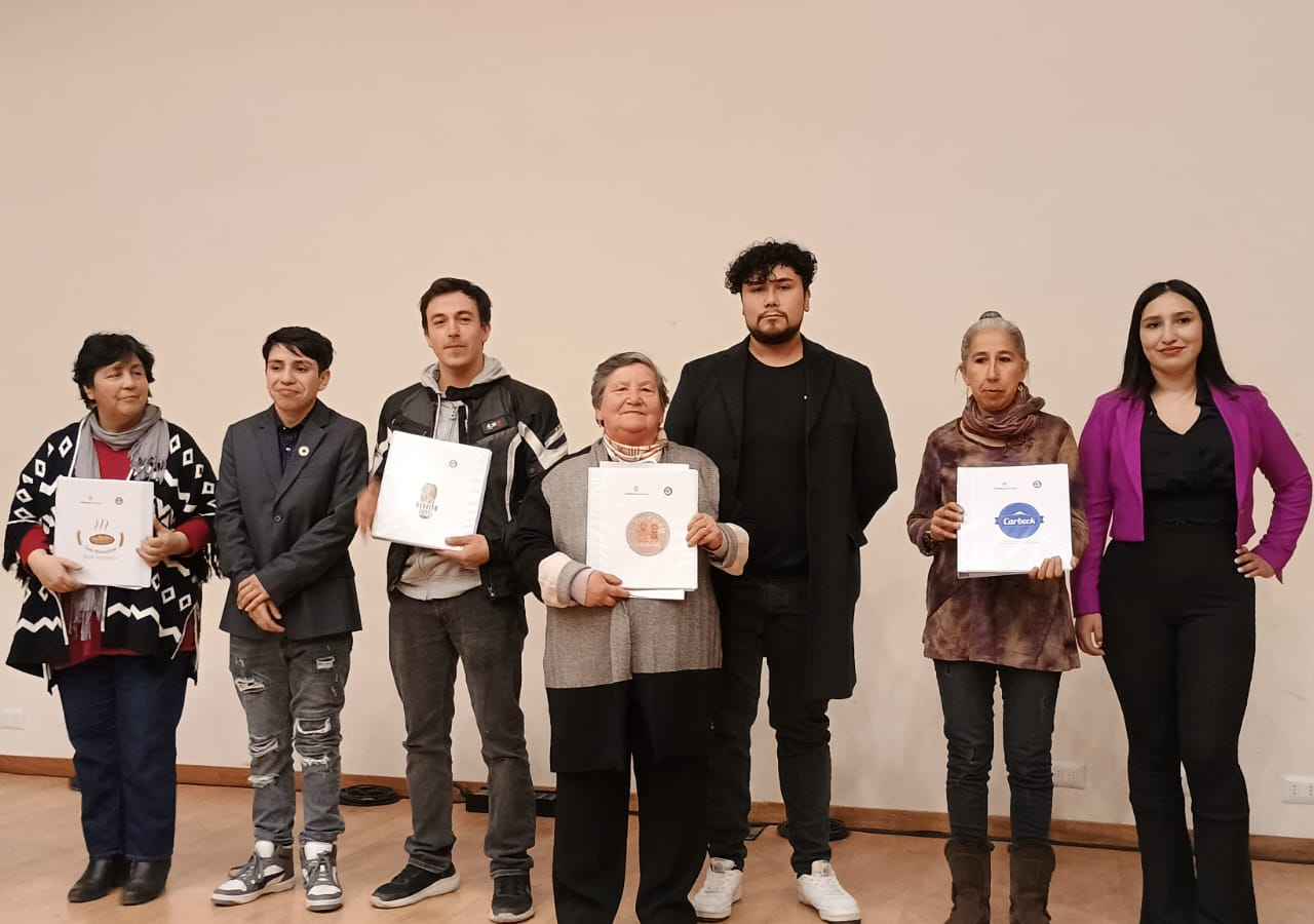 Certifican a emprendedores asesorados por estudiantes de Ingeniería en Alimentos ULagos