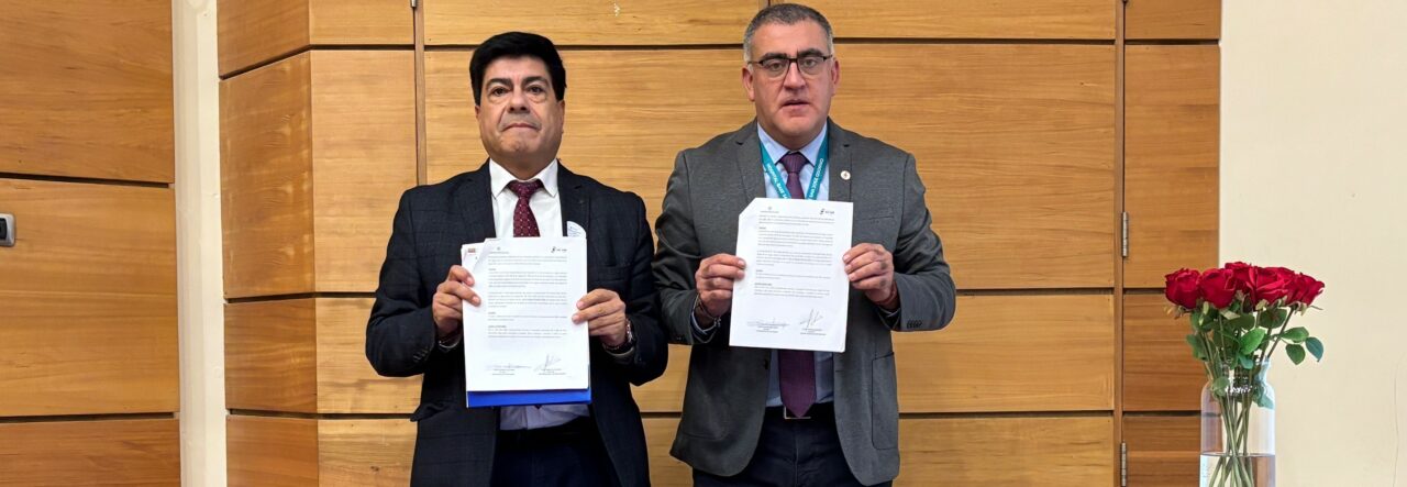 ULagos y Hospital Base San José firman convenio que consolida alianza estratégica
