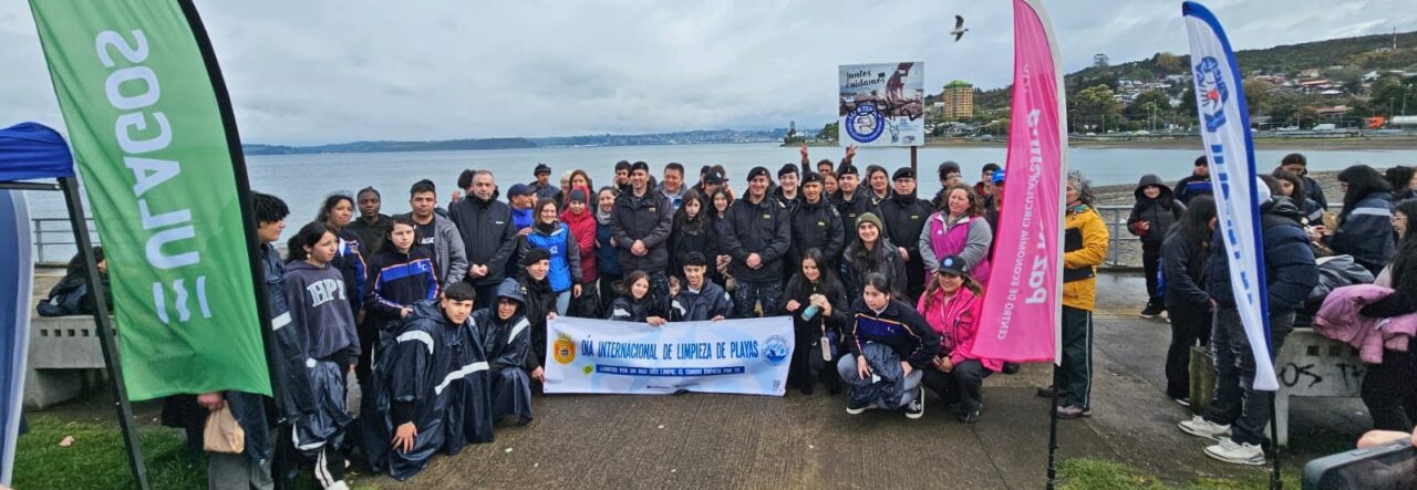 Estudiantes y docente de Ingeniería Ambiental participaron en el Día Mundial de Limpieza de Playas