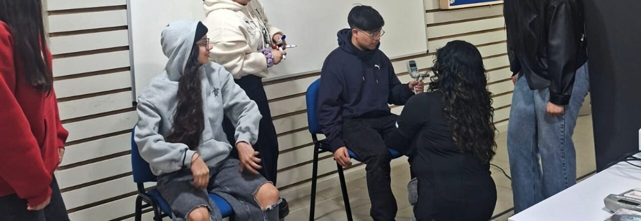 Estudiantes de Terapia Ocupacional participaron en jornada de puertas abiertas del Laboratorio REDES